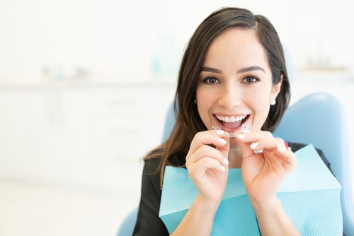 Las alternativas a la ortodoncia ofrecen una forma discreta de enderezar los dientes